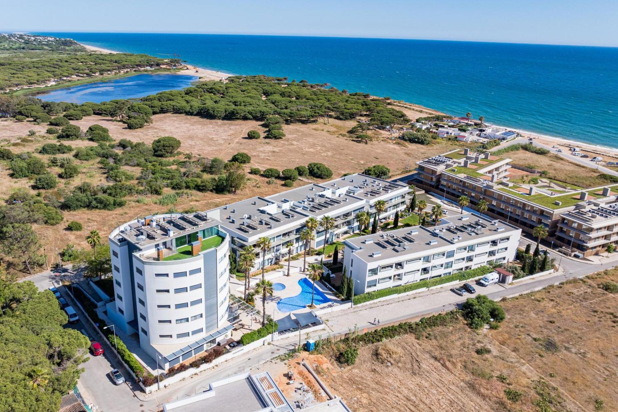 Cavalo Preto Luxury Beach Apartment By Golden Zenith Quarteira Eksteriør bilde